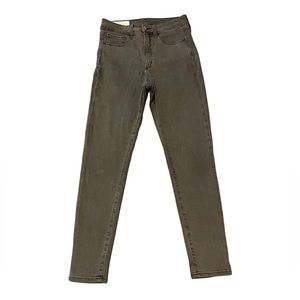 Gap High Rise Universal Jegging with Secret Smoothing Pockets in Glacier Grey